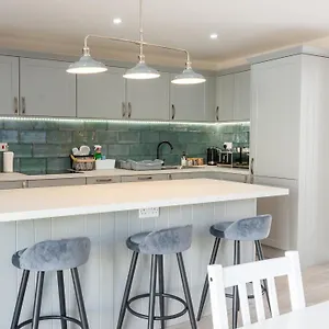 Stylish 4 Bed, Newly Renovated In , Nottingham United Kingdom